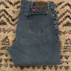 Men’s Wrangler Relaxed Fit Jeans